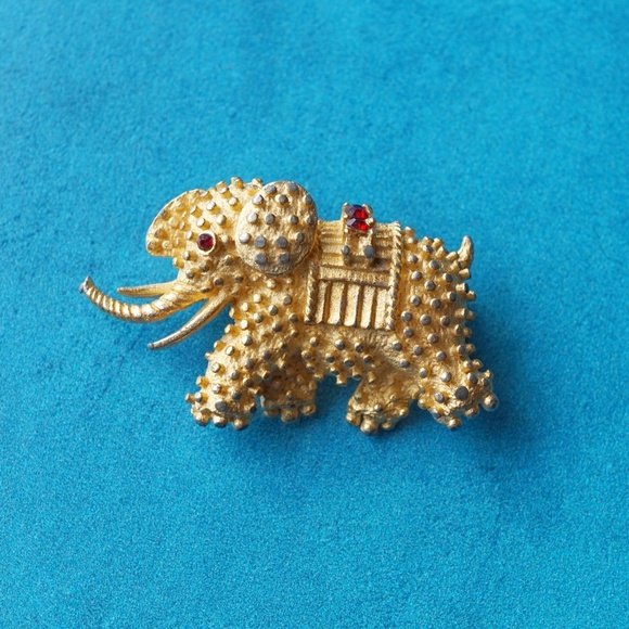 House of Borvani Jewelry - Vintage Tiffany-Style Gold Elephant Brooch By House of Borvani, 1966